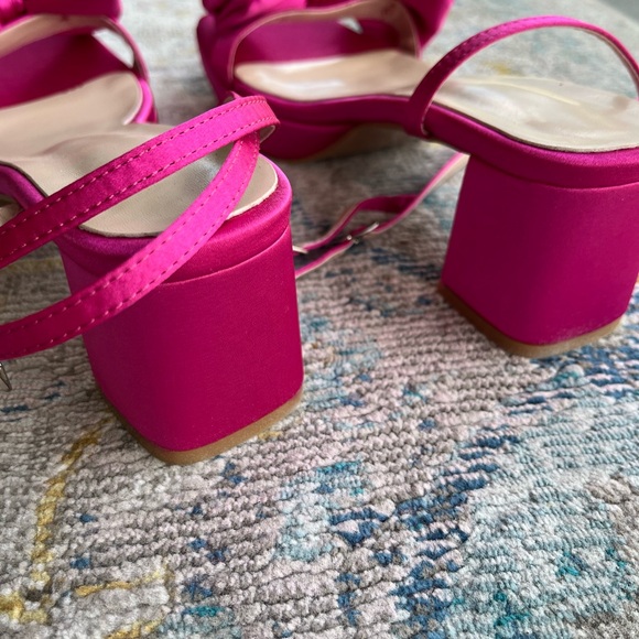 Pink sandals - Picture 2 of 3